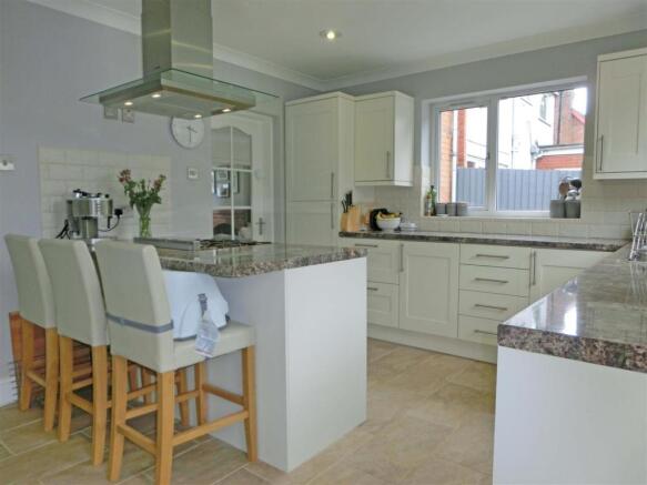 Barkers Lane 9 Kitchen.jpg
