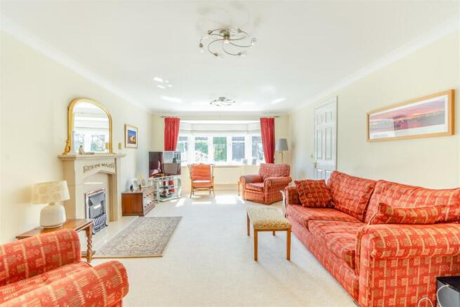 8547986-interior04.jpg