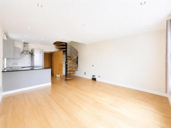 2 bed Flat for sale Image 4