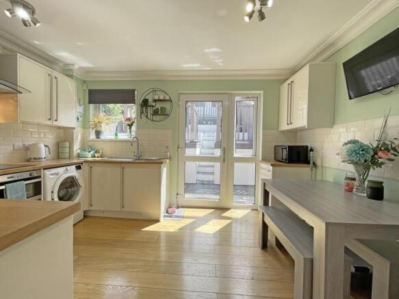 Distine Close 15 - Kitchen Three.jpg