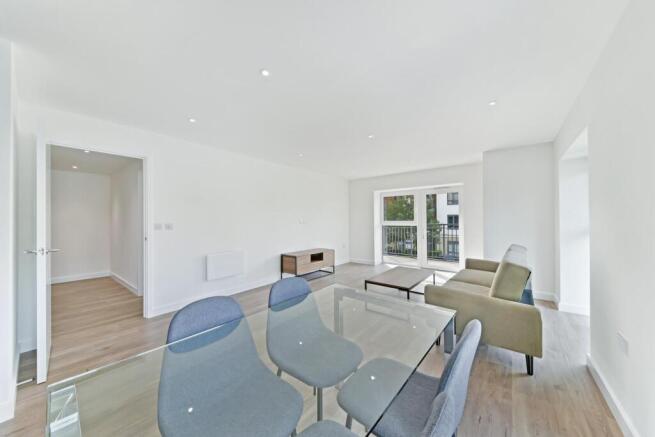 Farington House, Beaufort Park, NW9. photo 4