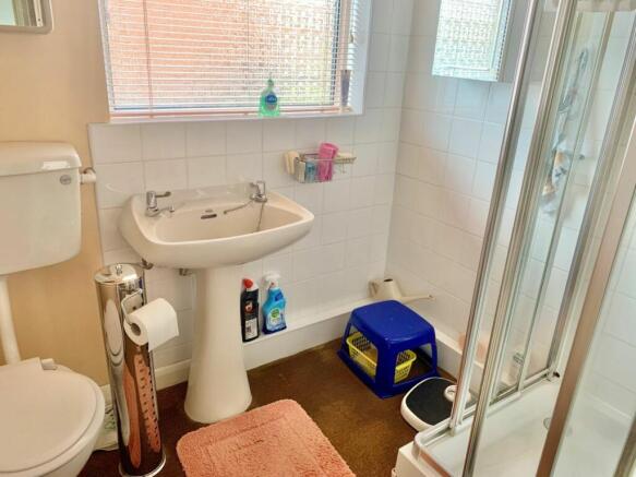 SHOWER ROOM
