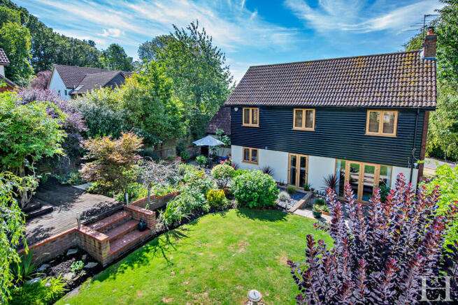 8616740-exteriorW...