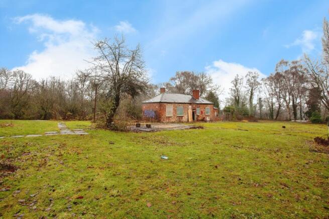 1 bed Detached for sale Image 11