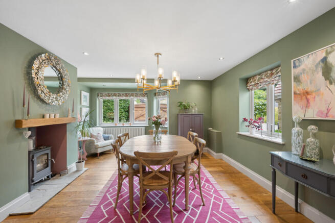 6 bed Detached for sale Image 10