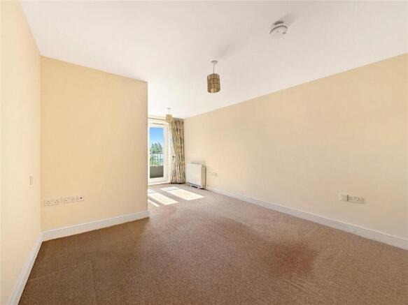 2 bed Flat for sale Image 6