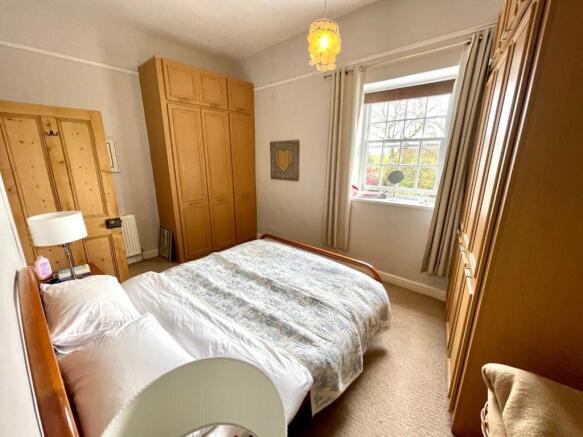 Bed 1.jpg