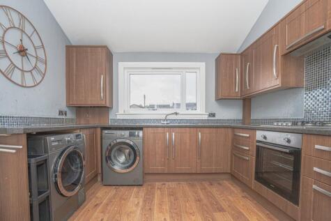 Hall Street, Lochgelly, KY5