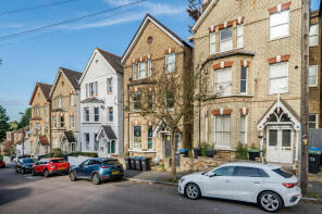 4b, Essex Grove, Upper Norwood, London SE19 3SX