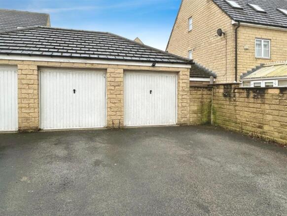Garage & Driveway