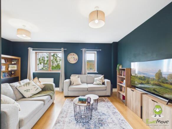 EweMove Estate Agents Basingstoke -Greenlands Road