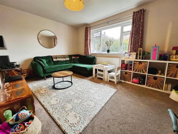 Farm Hill Road, Bradford, BD10 8BY photo 3