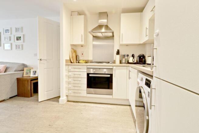 EweMove Basingstoke Beech Court Kitchen