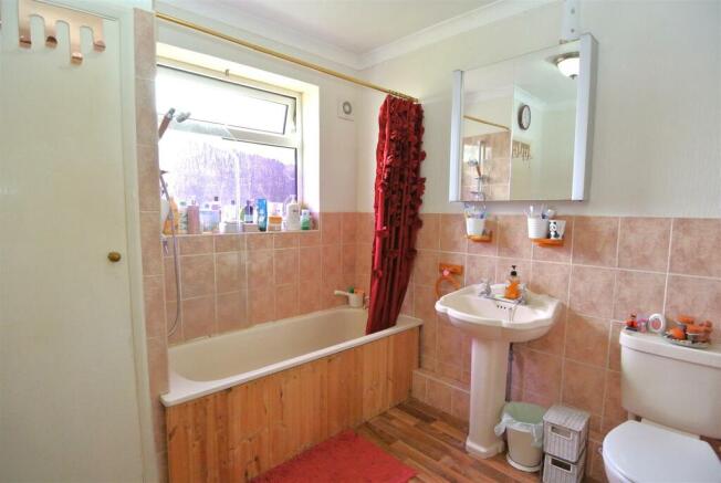 Bathroom.JPG