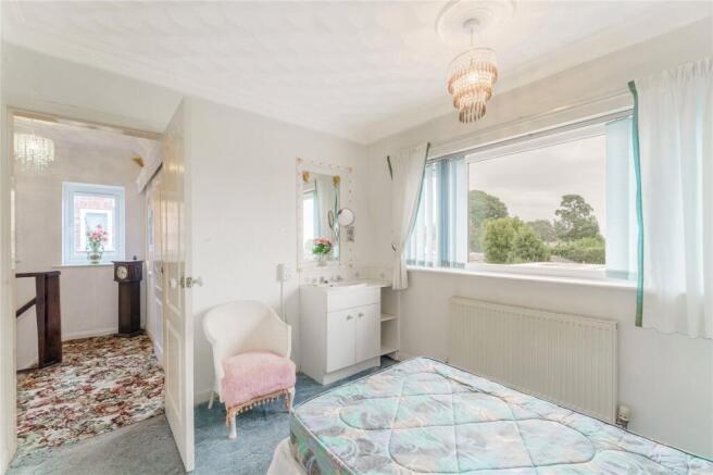 3 bed Semi-Detached for sale Image 9