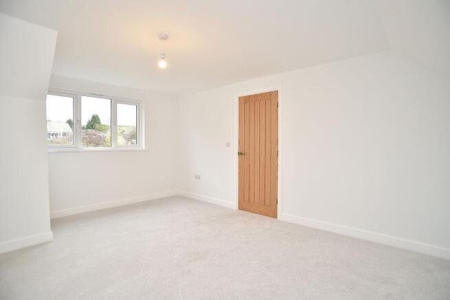 4 bed Detached Bungalow for sale Image 9