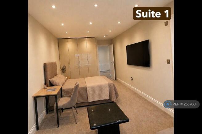 Hotel Style Studio (Suite 1)