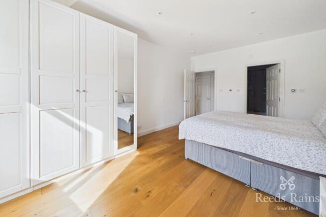2 bed Apartment to rent Image 8