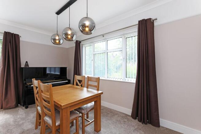 4 bed Detached Bungalow for sale Image 12