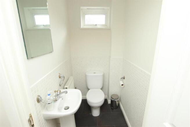 4 bed Detached for sale Image 8