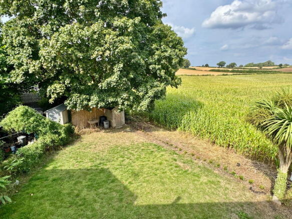 2 bed Town House for sale Image 12