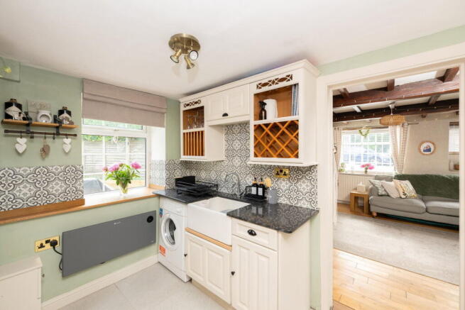 4 bed Semi-Detached for sale Image 5
