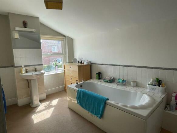 Bathroom,.jpg