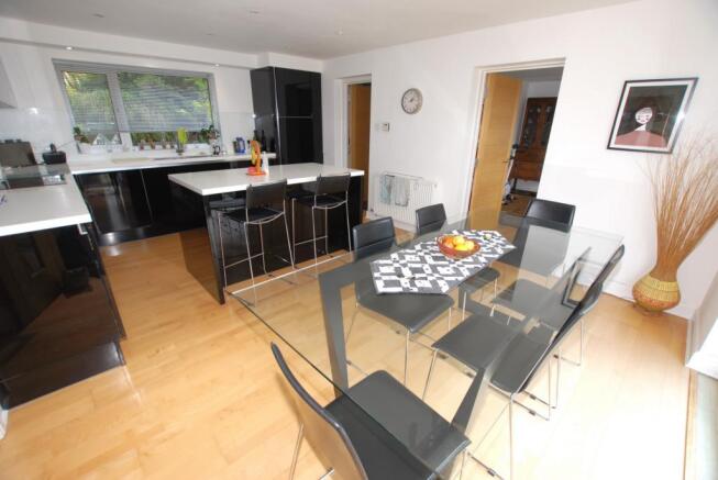 Kitchen/Dining room