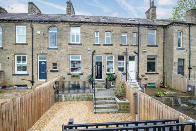5 bed Terraced for sale Image 7