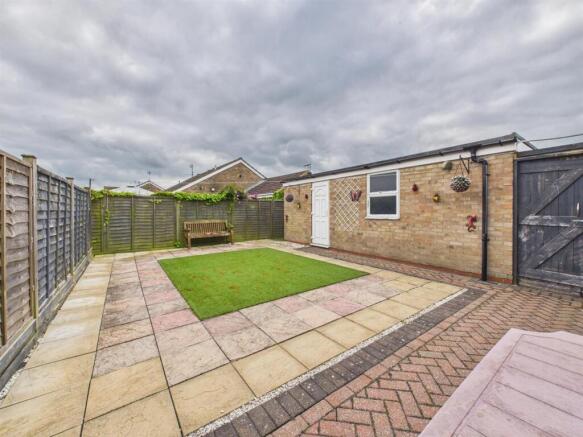 2 bed Semi-Detached Bungalow for sale Image 10