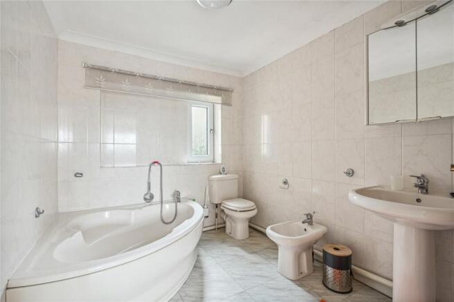 En-Suite Bathroom