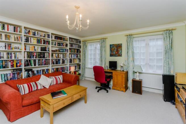 8314278-interior18.jpg