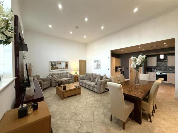 Clifton Drive South, Lytham St. Annes photo 4