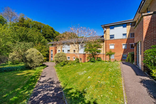 Flat 2 Railway House, Tunbridge Wells, Kent photo 4