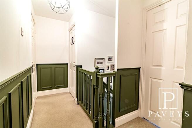 FIRST FLOOR LANDING