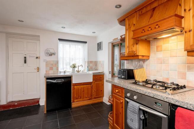 3 bed Semi-Detached for sale Image 5