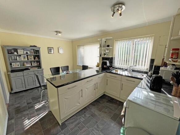Upton Close 4 - Kitchen DIning Front.jpg
