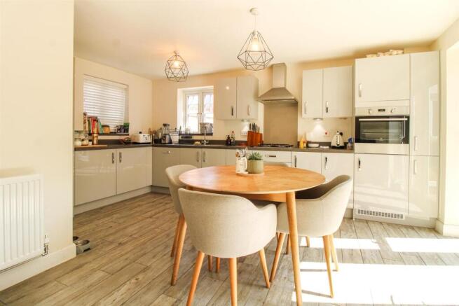 Kitchen/Breakfast Room
