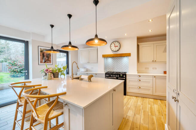 1426116-10-69b2d9...