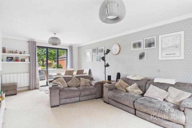 4 bed Detached for sale Image 4