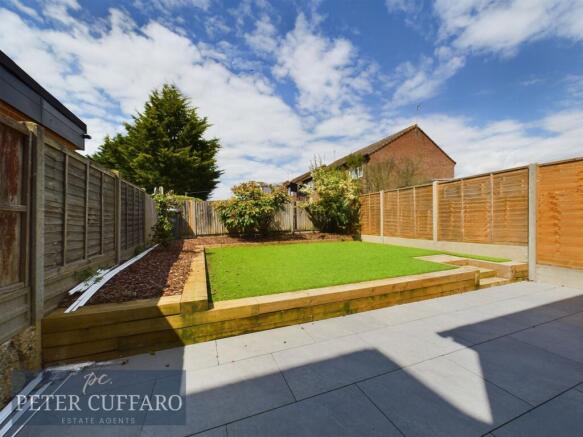 Frenchs Close, Stanstead Abbotts, SG12 photo 4