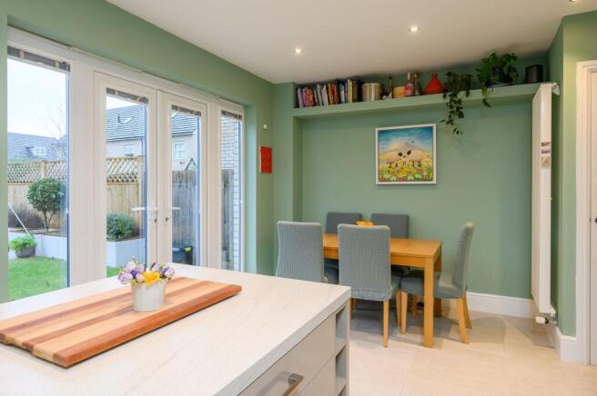 4 bed Semi-Detached for sale Image 7
