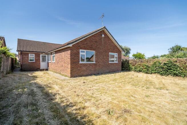 3 bed Detached Bungalow for sale Image 11