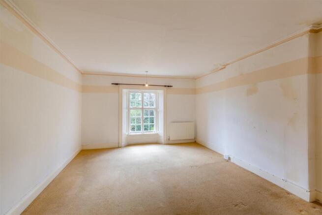 8590111-interior19.jpg