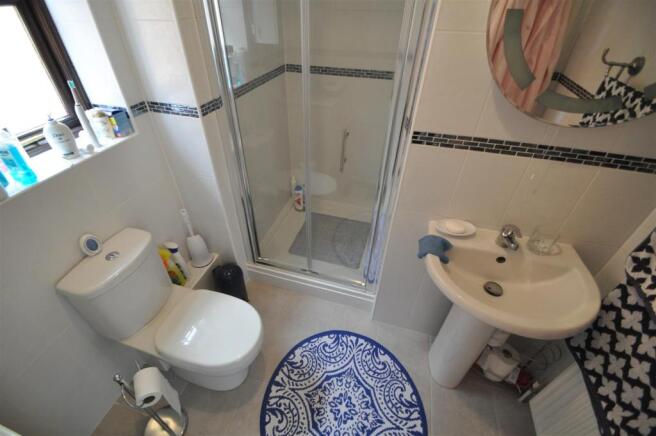 ensuite.JPG