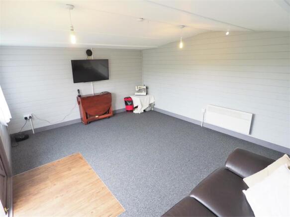 Cabin/ Home Office- Internal 033