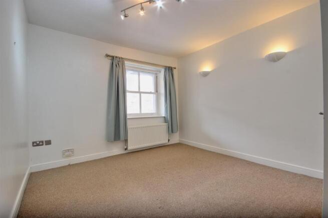 2 bed Apartment for sale Image 5