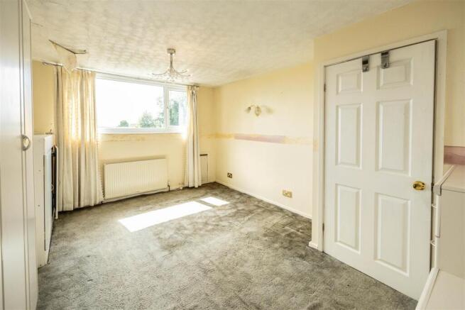 3 bed Semi-Detached Bungalow for sale Image 9