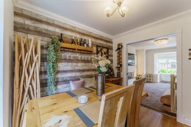 5 bed Detached for sale Image 6