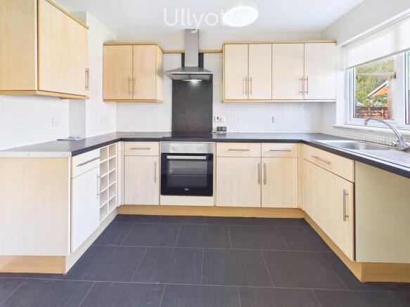 3 bed Semi-Detached for sale Image 7